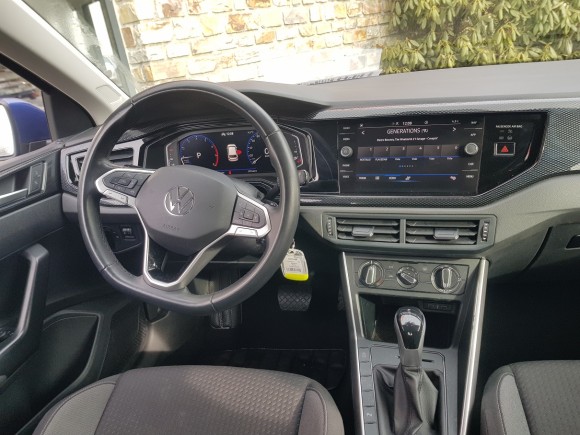 VOLKSWAGEN POLO VI 