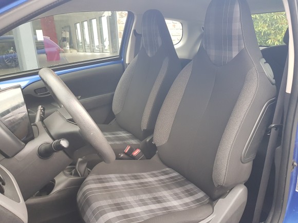 PEUGEOT 108 