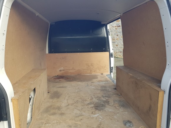 VOLKSWAGEN TRANSPORTER 